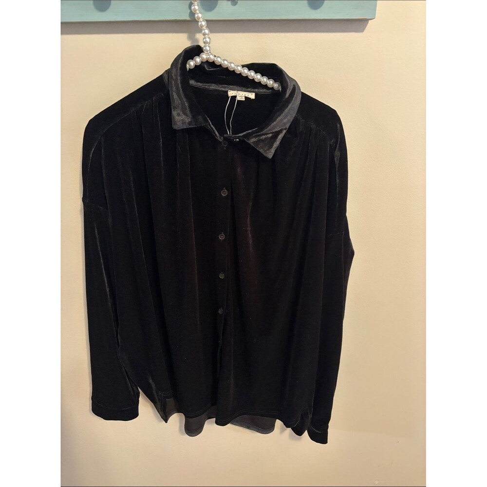 JODIFL Black Velvet button down Shirt size large